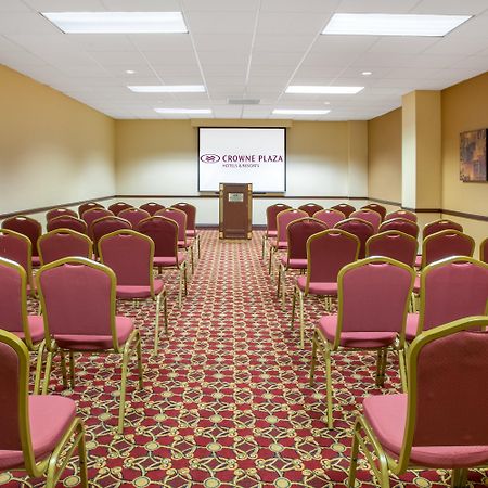 Crowne Plaza Cleveland Airport By Ihg Hotel Middleburg Heights Exterior photo