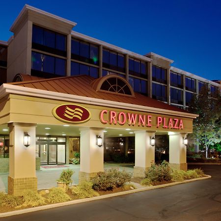 Crowne Plaza Cleveland Airport By Ihg Hotel Middleburg Heights Exterior photo