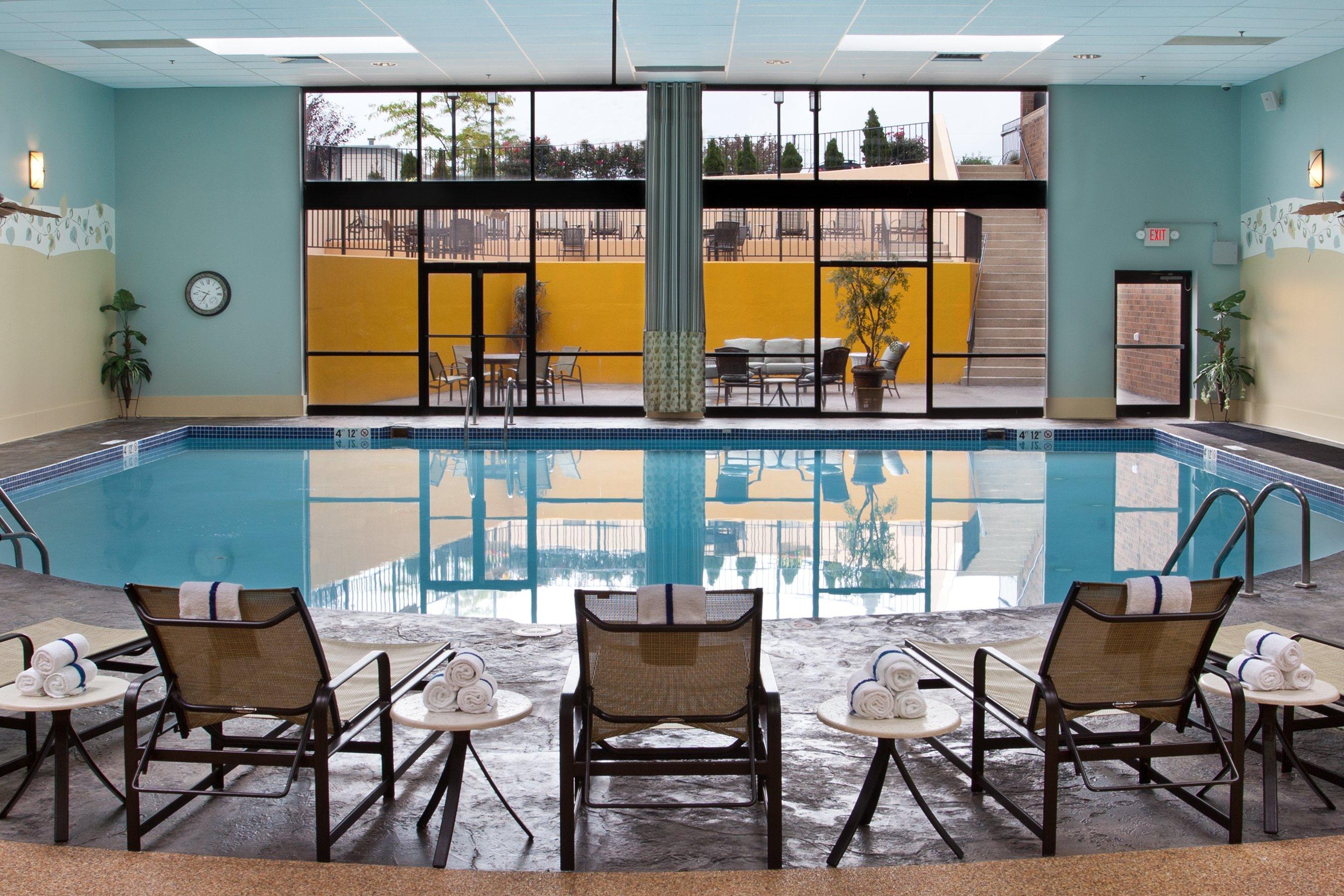 Crowne Plaza Cleveland Airport By Ihg Hotel Middleburg Heights Exterior photo