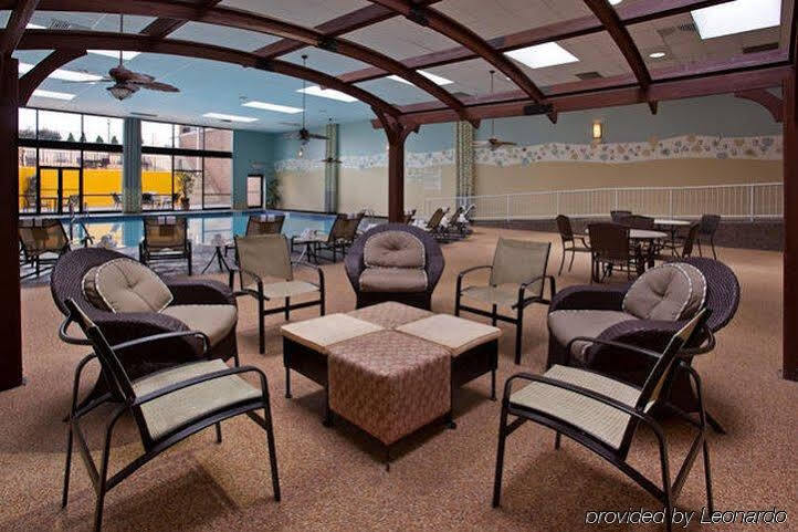 Crowne Plaza Cleveland Airport By Ihg Hotel Middleburg Heights Exterior photo